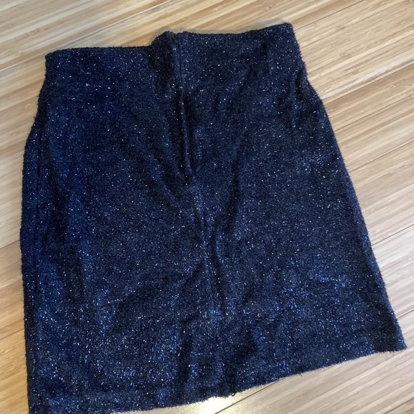 Black mini skirt - Picture 4 of 4